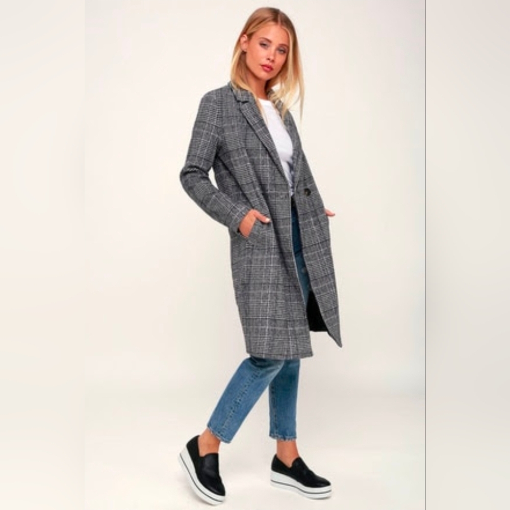 Lulu's Houndstooth Black and White Coat